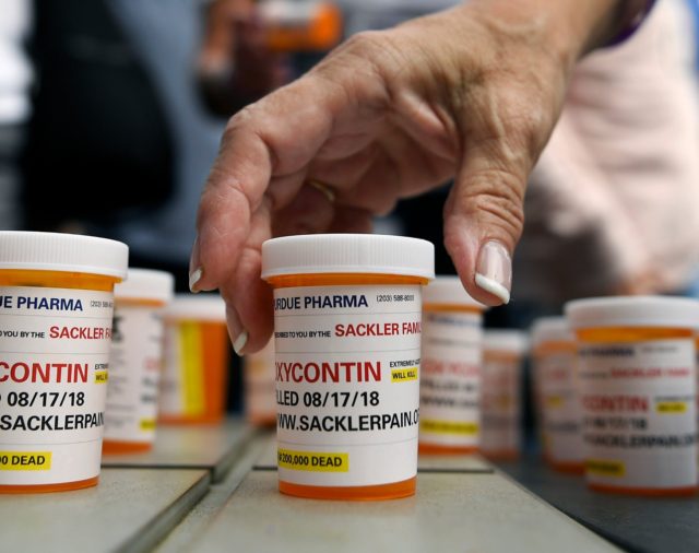 How drugmakers’ gifts to doctors lead to more opioid overdose deaths